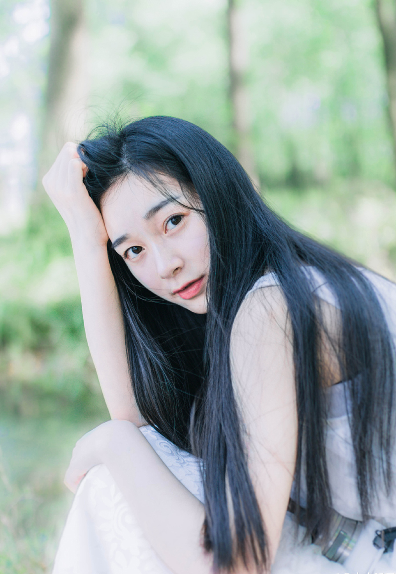 婴儿诞生，一般人不知晓婴儿的未来，可是都说——恭喜!恭喜!某人死了，一般人也不明白死后的世界，却说——可惜!可惜!——三毛《亲爱的三毛》